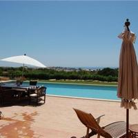 Villa at the second line of the sea / lake, in the suburbs in Portugal, Albufeira, 594 sq.m.