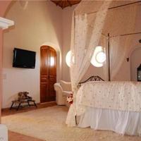 Villa at the second line of the sea / lake, in the suburbs in Portugal, Albufeira, 594 sq.m.