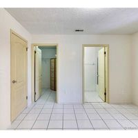 Apartment in the USA, Florida, Hialeah, 102 sq.m.