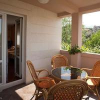 Отель (гостиница) на второй линии моря/озера, в пригороде в Черногории, Будва, Пржно, 600 кв.м.