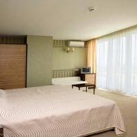 Hotel at the second line of the sea / lake, in the suburbs in Bulgaria, Burgas Province, Elenite, 550 sq.m.