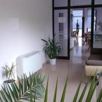 Отель (гостиница) на второй линии моря/озера, в пригороде в Болгарии, Бургасская область, Елените