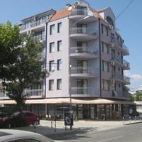 Отель (гостиница) на второй линии моря/озера, в пригороде в Болгарии, Бургасская область, Елените