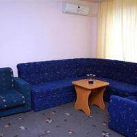 Отель (гостиница) на второй линии моря/озера, в пригороде в Болгарии, Бургасская область, Елените