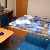 Отель (гостиница) на второй линии моря/озера, в пригороде в Болгарии, Бургасская область, Елените