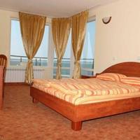 Hotel at the first line of the sea / lake, in the suburbs in Bulgaria, Burgas Province, Elenite