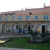 Hotel at the first line of the sea / lake, in the suburbs in Bulgaria, Dobrich region, 4000 sq.m.