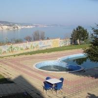 Hotel at the first line of the sea / lake, in the suburbs in Bulgaria, Dobrich region, 4000 sq.m.