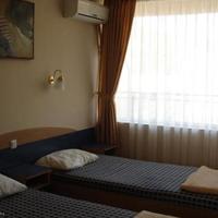 Hotel at the first line of the sea / lake, in the suburbs in Bulgaria, Dobrich region, 4000 sq.m.