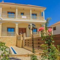 House in Republic of Cyprus, Lemesou, 456 sq.m.