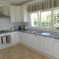 Вилла на второй линии моря/озера, в пригороде в Португалии, Албуфейра, 337 кв.м.