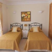 Вилла на второй линии моря/озера, в пригороде в Португалии, Албуфейра, 337 кв.м.