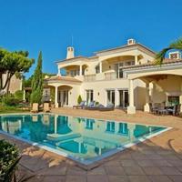 Villa at the second line of the sea / lake, in the suburbs in Portugal, Albufeira, 473 sq.m.