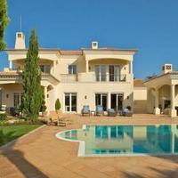 Villa at the second line of the sea / lake, in the suburbs in Portugal, Albufeira, 473 sq.m.