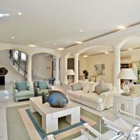 Villa at the second line of the sea / lake, in the suburbs in Portugal, Albufeira, 473 sq.m.