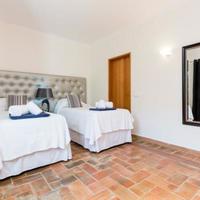 Villa at the second line of the sea / lake, in the suburbs in Portugal, Albufeira, 350 sq.m.