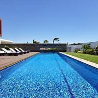 Villa at the second line of the sea / lake, in the suburbs in Portugal, Albufeira, 478 sq.m.