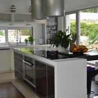 Villa at the second line of the sea / lake, in the suburbs in Portugal, Albufeira, 478 sq.m.