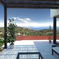 Дом на первой линии моря/озера в Испании, Каталония, Жирона, 436 кв.м.