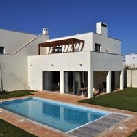 Вилла на второй линии моря/озера, в пригороде в Португалии, Албуфейра, 138 кв.м.