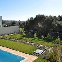 Вилла на второй линии моря/озера, в пригороде в Португалии, Албуфейра, 138 кв.м.