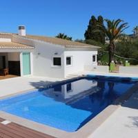 Вилла на второй линии моря/озера, в пригороде в Португалии, Албуфейра, 260 кв.м.