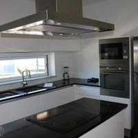 Вилла на второй линии моря/озера, в пригороде в Португалии, Албуфейра, 260 кв.м.