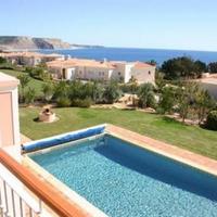 Вилла на второй линии моря/озера, в пригороде в Португалии, Албуфейра, 300 кв.м.