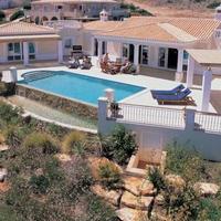 Вилла на второй линии моря/озера, в пригороде в Португалии, Албуфейра, 300 кв.м.