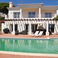 Вилла на второй линии моря/озера, в пригороде в Португалии, Албуфейра, 300 кв.м.