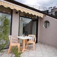 Отель (гостиница) в пригороде в Болгарии, Варненская область, Елените