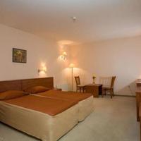 Отель (гостиница) в пригороде в Болгарии, Варненская область, Елените