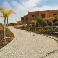 Villa at the second line of the sea / lake, in the suburbs in Portugal, Albufeira, 651 sq.m.
