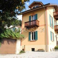 Villa in Italy, Tronzano Lago Maggiore, 325 sq.m.