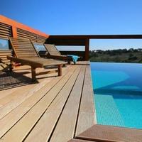 Вилла на второй линии моря/озера, в пригороде в Португалии, Албуфейра, 200 кв.м.