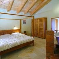 Вилла на второй линии моря/озера, в пригороде в Португалии, Албуфейра, 200 кв.м.