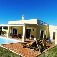 Вилла на второй линии моря/озера, в пригороде в Португалии, Албуфейра, 307 кв.м.