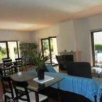 Вилла на второй линии моря/озера, в пригороде в Португалии, Албуфейра, 307 кв.м.