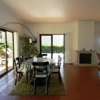 Вилла на второй линии моря/озера, в пригороде в Португалии, Албуфейра, 307 кв.м.