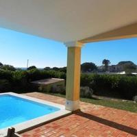 Вилла на второй линии моря/озера, в пригороде в Португалии, Албуфейра, 307 кв.м.