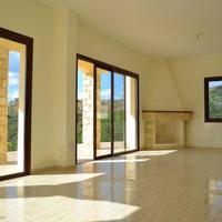 House in Republic of Cyprus, Eparchia Pafou, Nicosia, 159 sq.m.