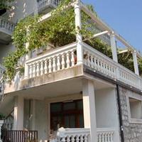 Вилла на первой линии моря/озера, в пригороде в Черногории, Котор, 500 кв.м.