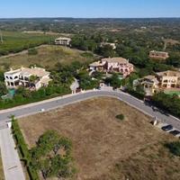 Вилла на второй линии моря/озера, в пригороде в Португалии, Албуфейра, 434 кв.м.