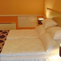 Отель (гостиница) на второй линии моря/озера, в пригороде в Черногории, Будва, Пржно, 682 кв.м.