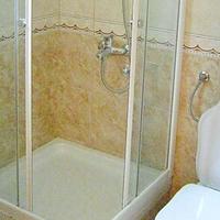 Отель (гостиница) на второй линии моря/озера, в пригороде в Черногории, Будва, Пржно, 682 кв.м.