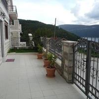 Villa at the second line of the sea / lake, in the suburbs in Montenegro, Herceg Novi, Herceg-Novi, 228 sq.m.
