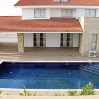 House in Republic of Cyprus, Eparchia Larnakas, Larnaca, 180 sq.m.