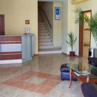 Отель (гостиница) на второй линии моря/озера, в пригороде в Болгарии, Бургасская область, Елените, 700 кв.м.