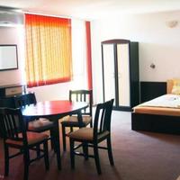 Отель (гостиница) на второй линии моря/озера, в пригороде в Болгарии, Бургасская область, Елените, 700 кв.м.