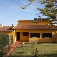 Вилла на второй линии моря/озера, в пригороде в Португалии, Албуфейра, 510 кв.м.